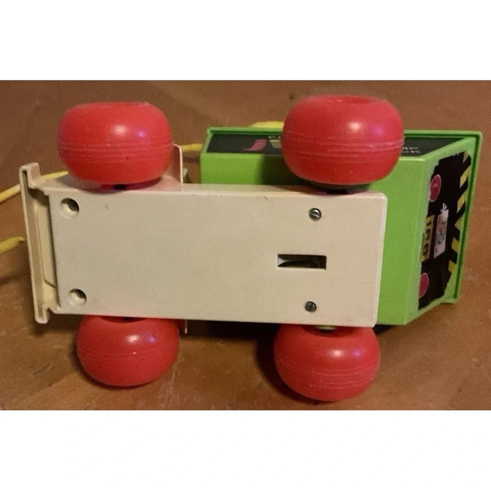 Vintage FISHER PRICE 1981‎ Airplane And 1970s Jiffy Dump Truck  Pull Toys,